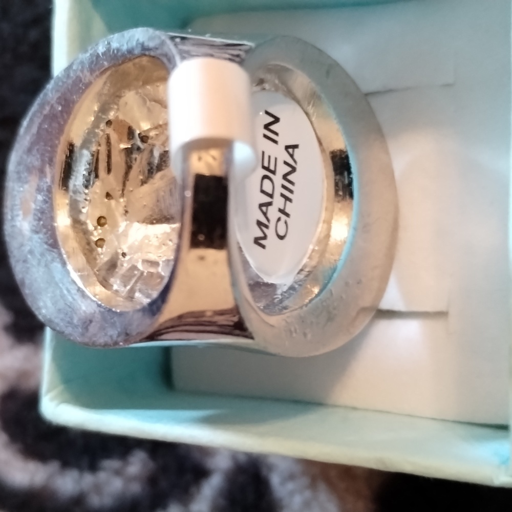 Ring - Picture 3 of 4